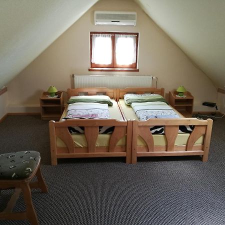 Gergely Vendeghaz Apartment Zirc Exterior foto